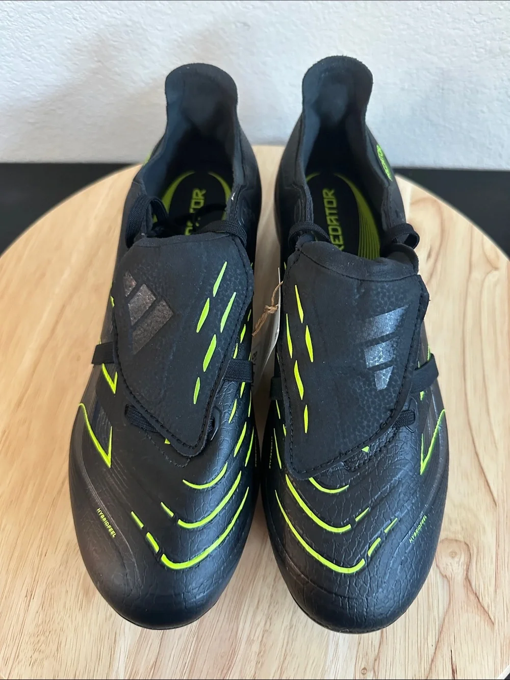 NWT. ADIDAS PREDATOR LEAGUE FT FG/MG Size 8.5